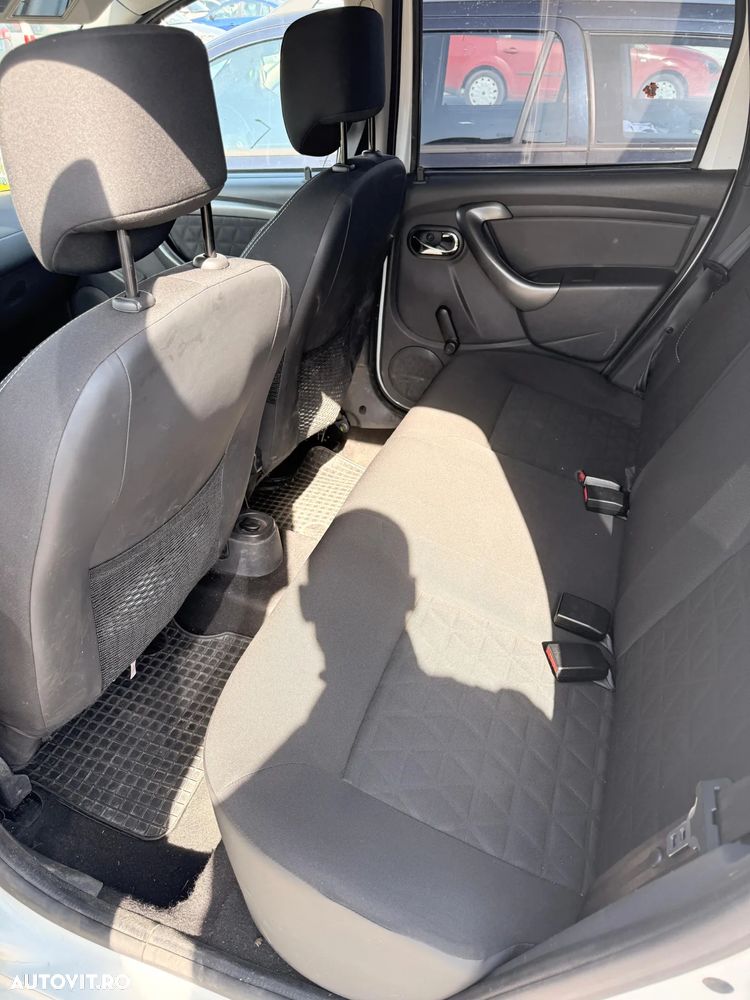 Dacia Duster dCi 110 FAP 4x2 Laureate - 8