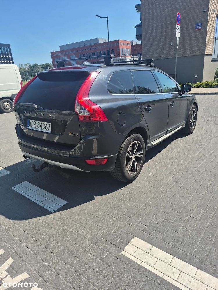Volvo XC 60 2.4D AWD Momentum - 10