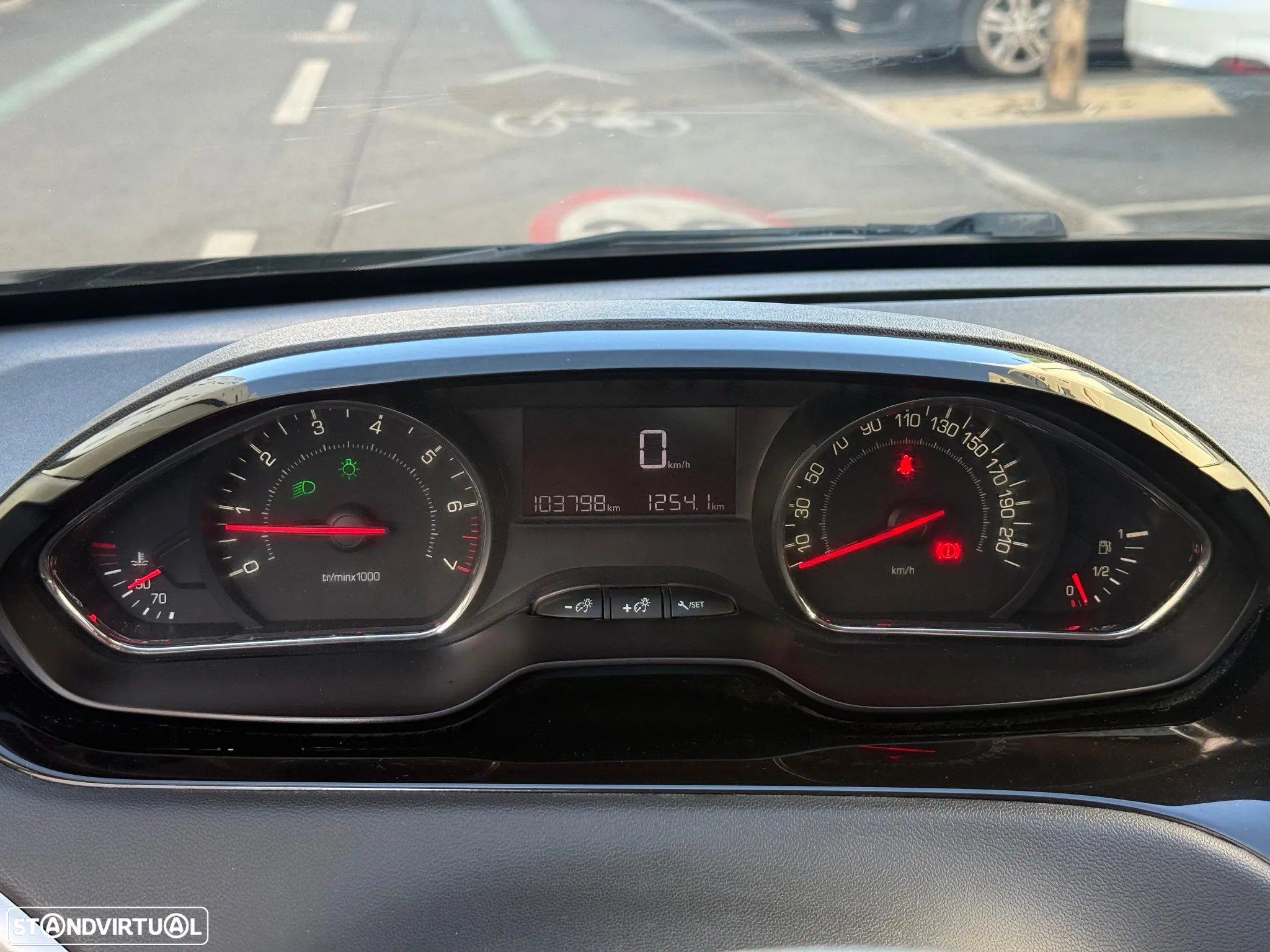 Peugeot 208 1.2 PureTech Active Pack - 4