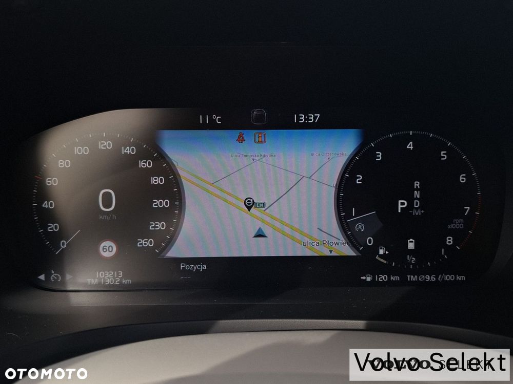 Volvo V60 Cross Country - 17
