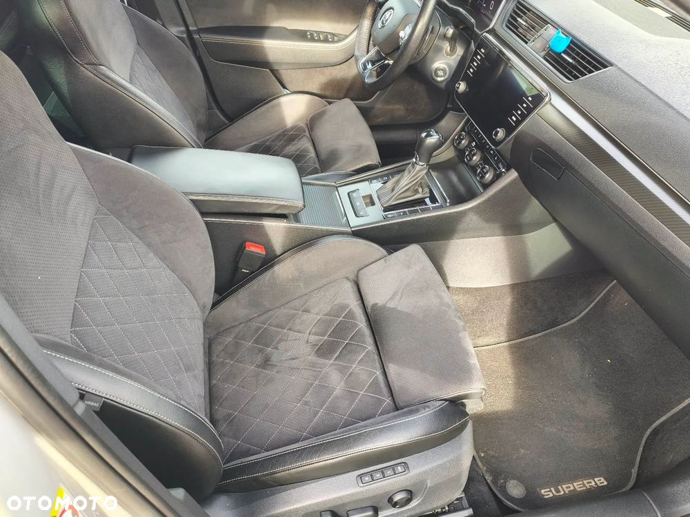 Skoda Superb 2.0 TDI SCR Sportline DSG - 8