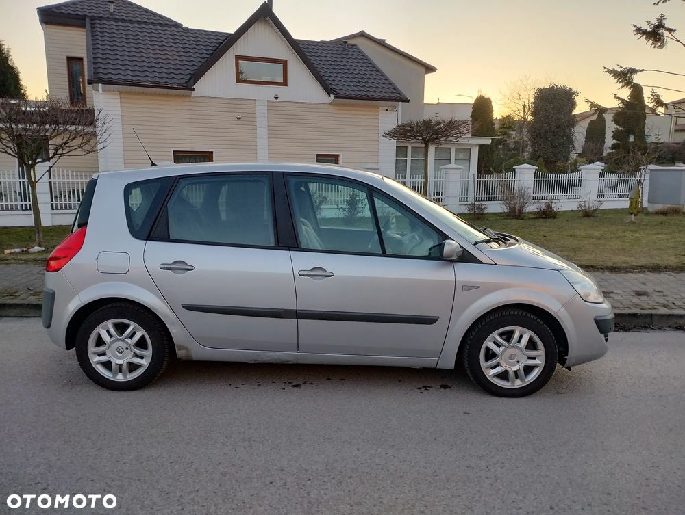 Renault Scenic 1.6 16V Authentique Privilege - 4