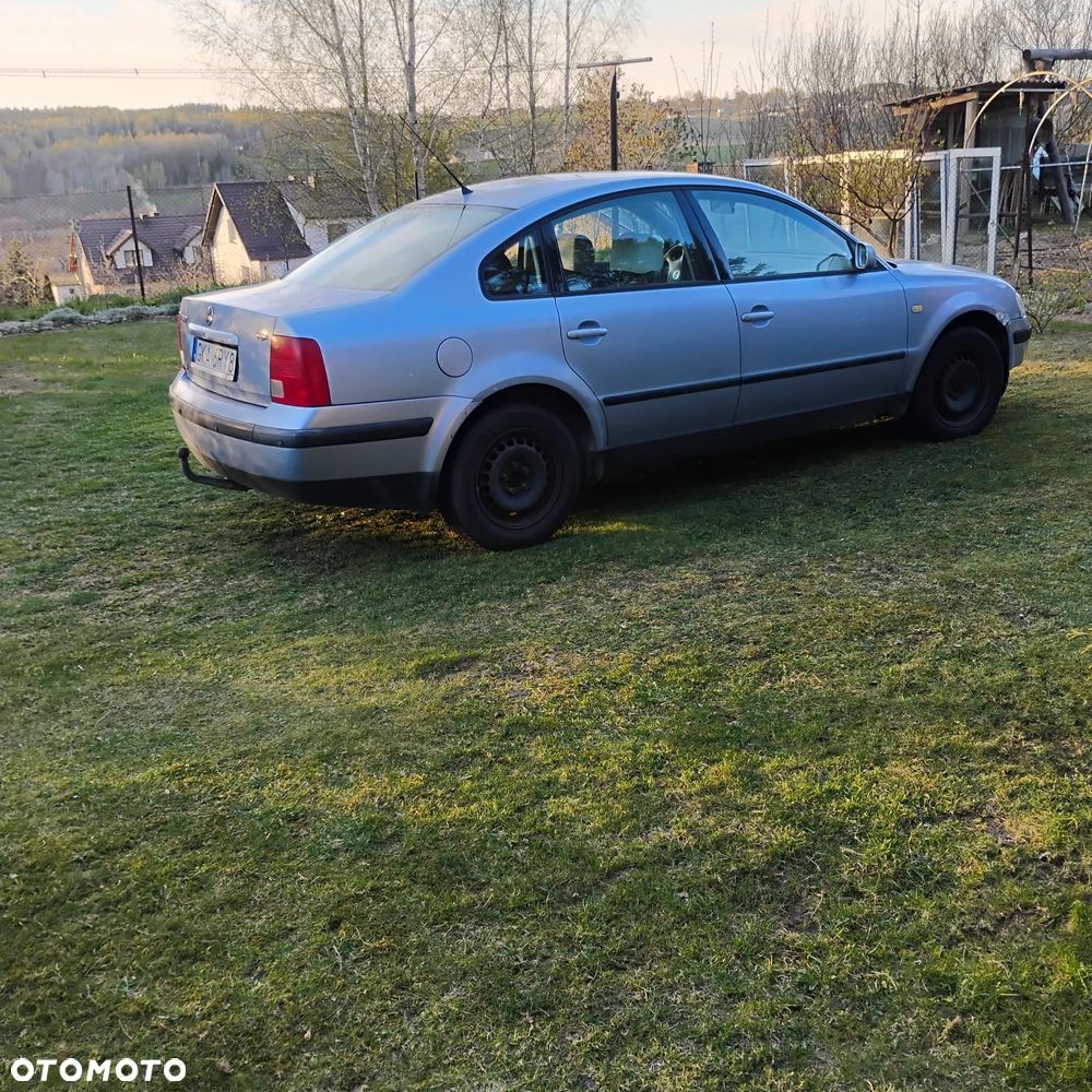 Volkswagen Passat 1.9 TDI CL - 5