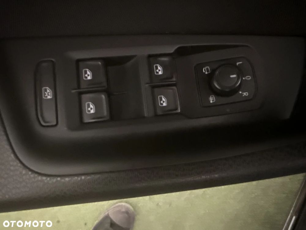 Volkswagen Passat 2.0 TDI EVO Business DSG - 12