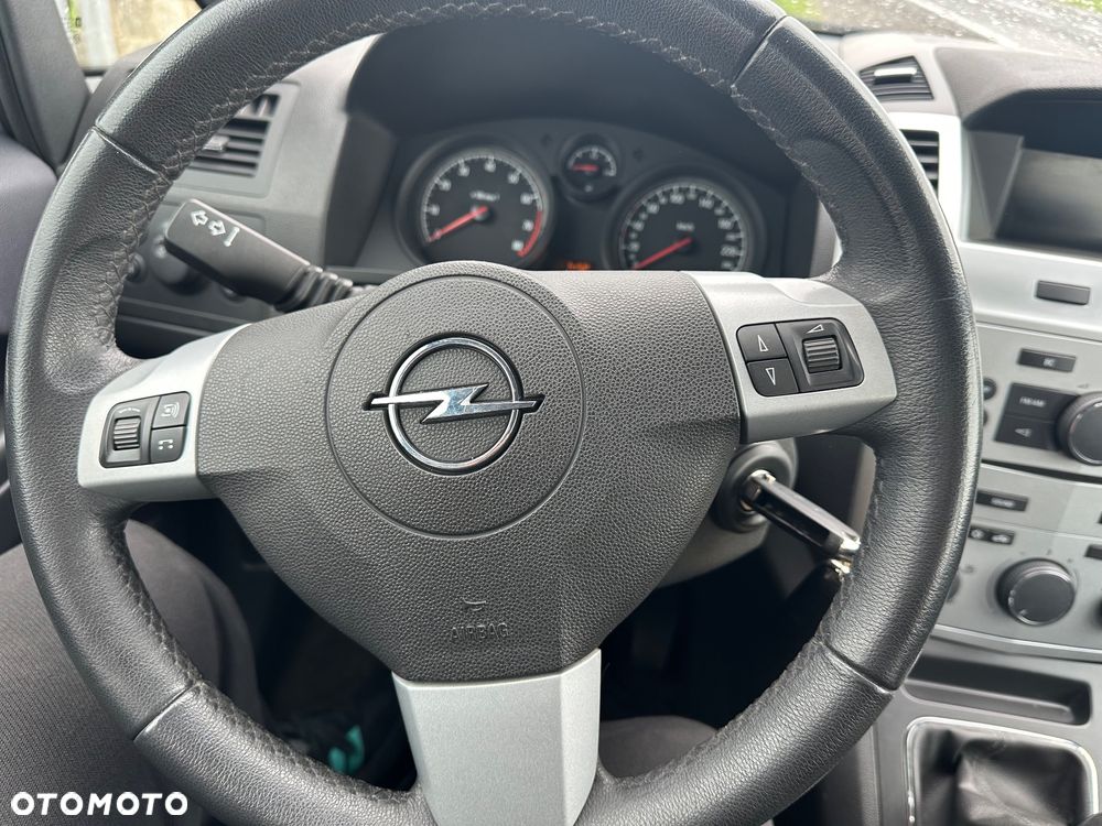 Opel Zafira - 11