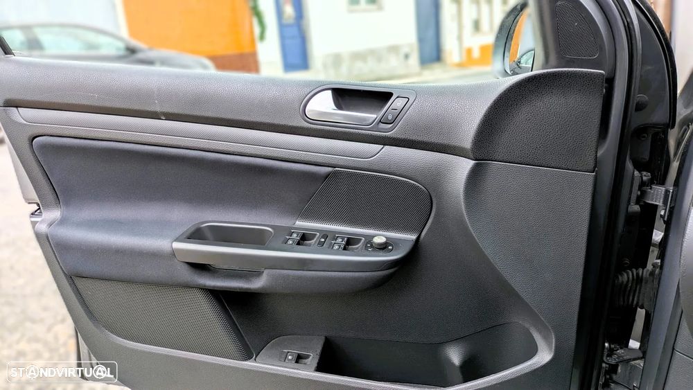 VW Golf 1.9 TDi BlueM. Confortline - 8