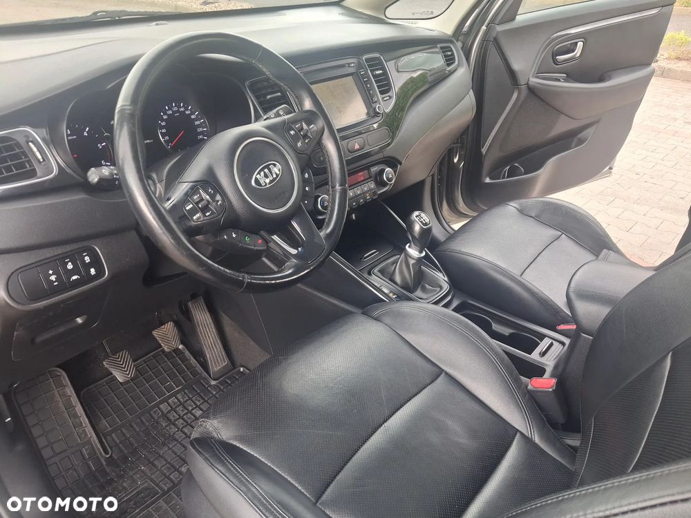Kia Carens 1.7 CRDi M 7os - 11