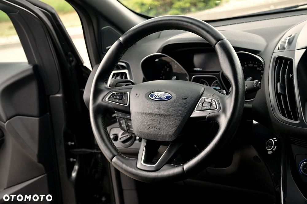 Ford Kuga - 17
