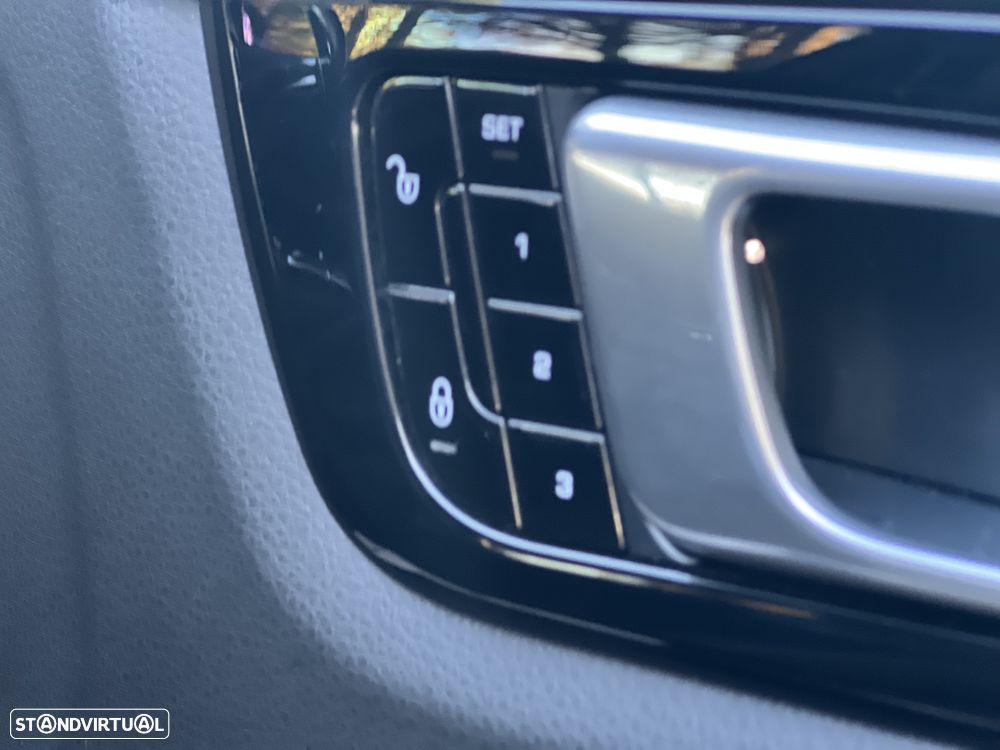 Porsche Cayenne S - 27