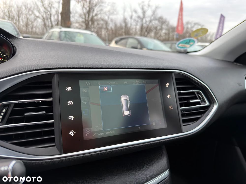 Peugeot 308 1.6 BlueHDi Allure S&S - 32