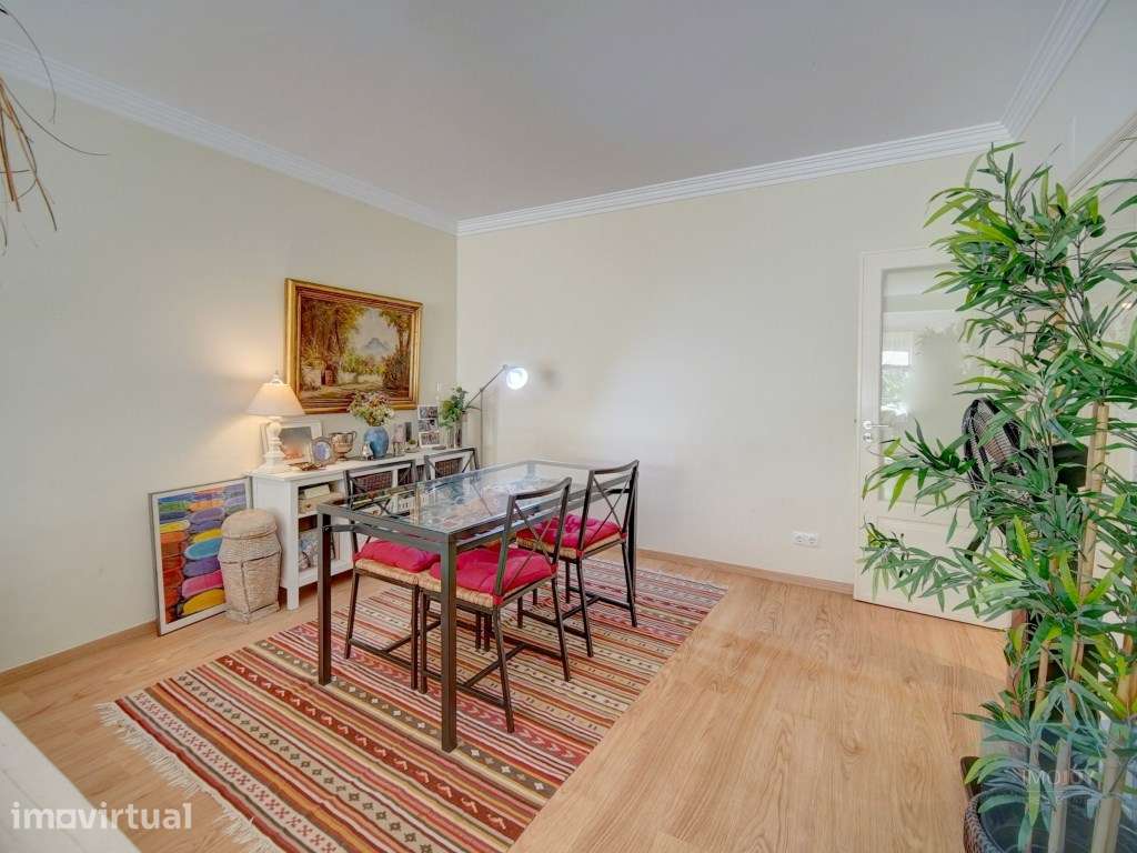Apartamento T3 Luminoso com Garagem e Arrecadação em Cascais - Grande imagem: 4/23
