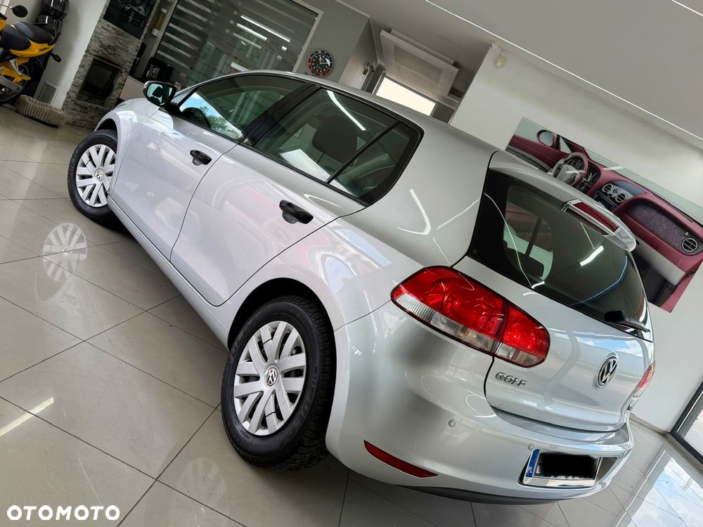 Volkswagen Golf - 22