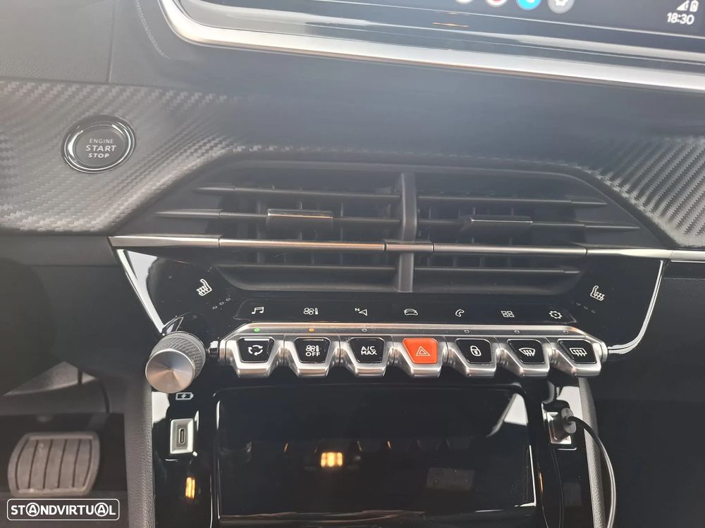 Peugeot 208 1.2 PureTech GT Line EAT8 - 36