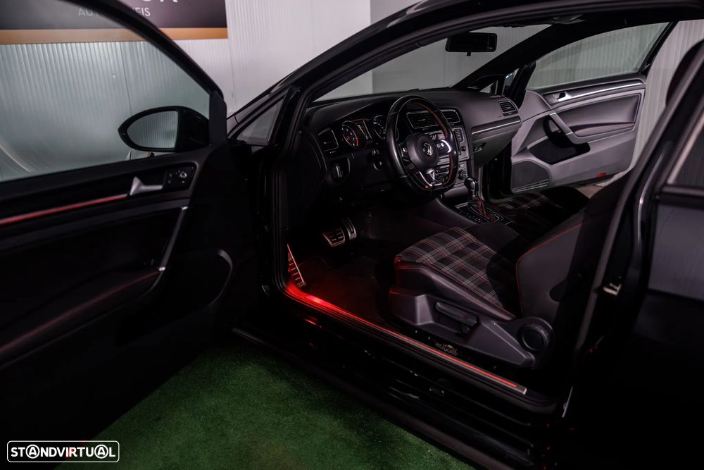 VW Golf GTI Performance BlueMotion DSG - 14