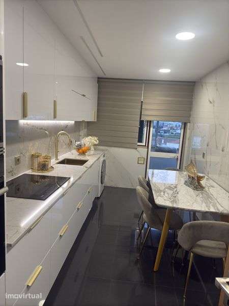 Brevemente t3 sem garagem todo remodelado muito bem localizado - Grande imagem: 2/9