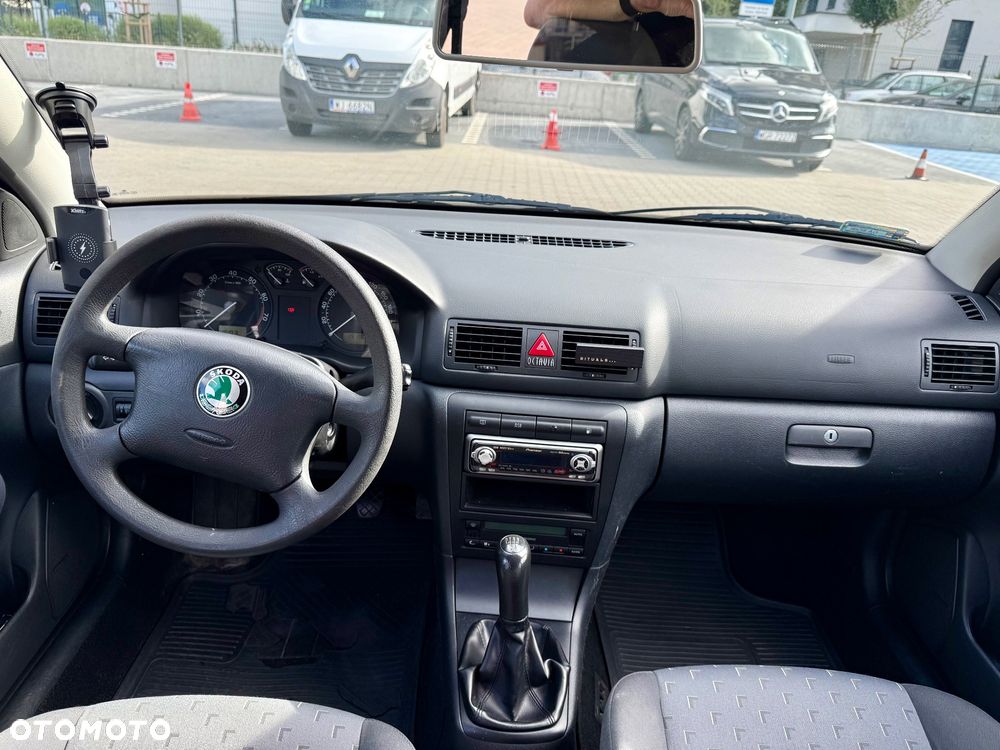 Skoda Octavia 1.8T Tour Plus Ice+ - 10