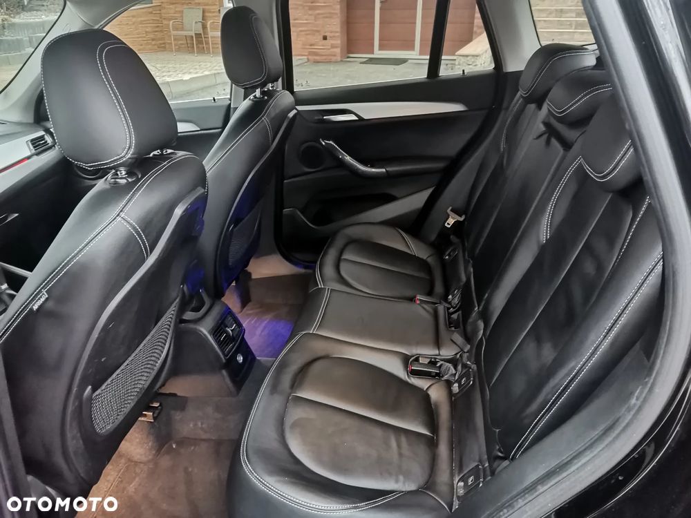 BMW X1 sDrive18d - 11
