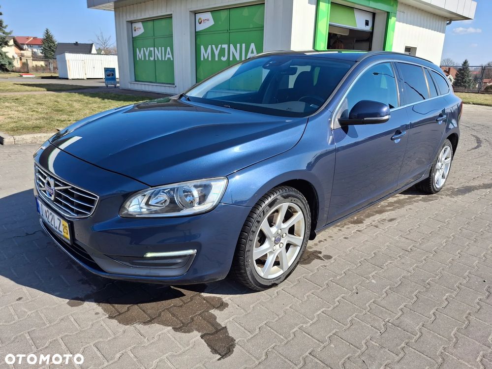Volvo V60 D2 Momentum - 1