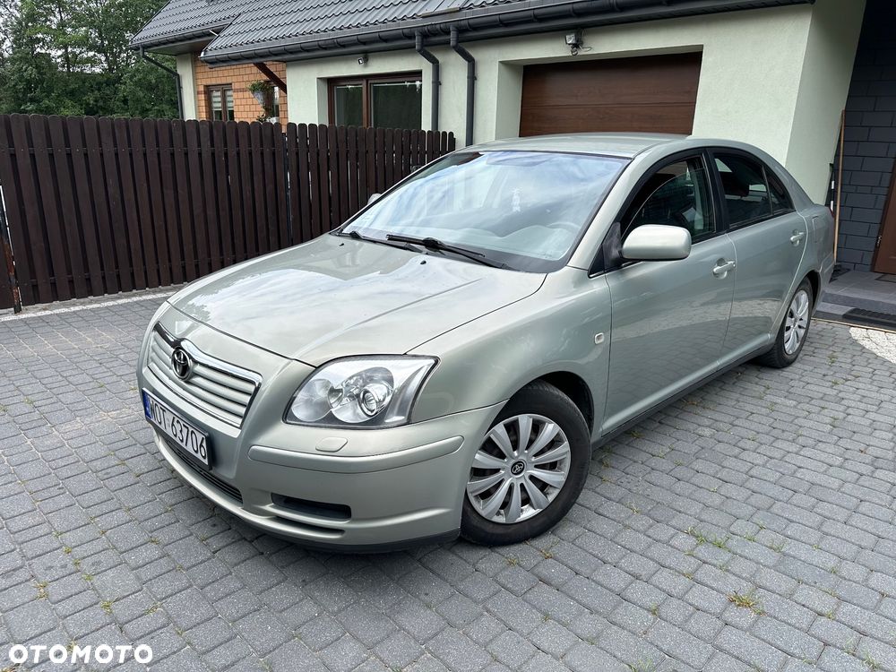 Toyota Avensis - 2