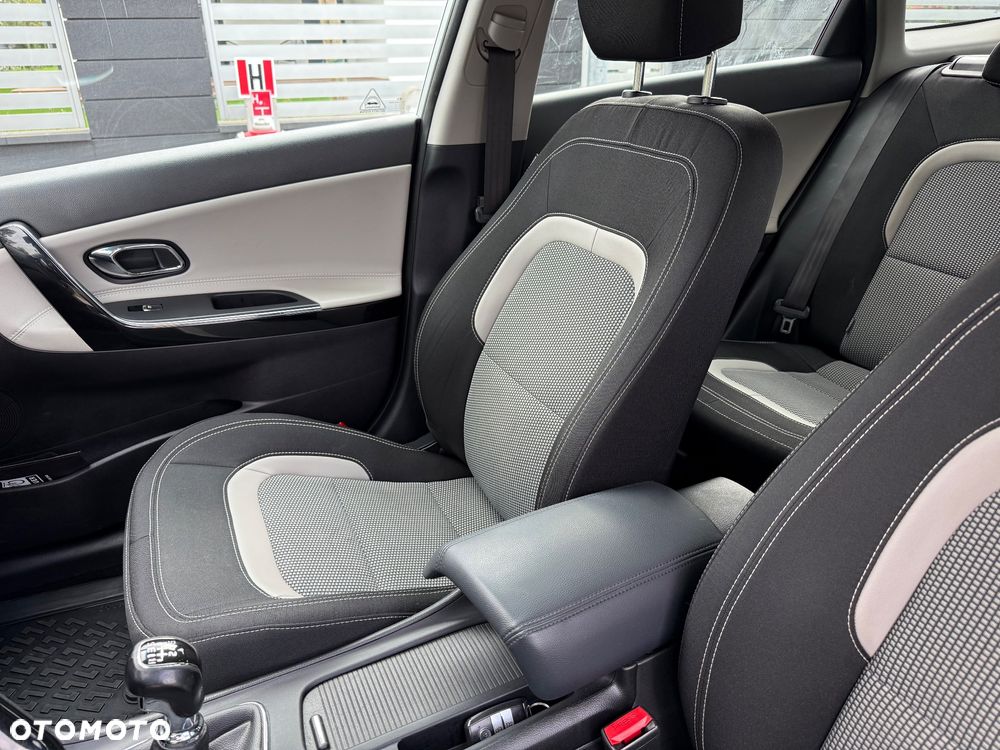 Kia Ceed 1.6 CRDi 136 ISG Platinum Edition - 21
