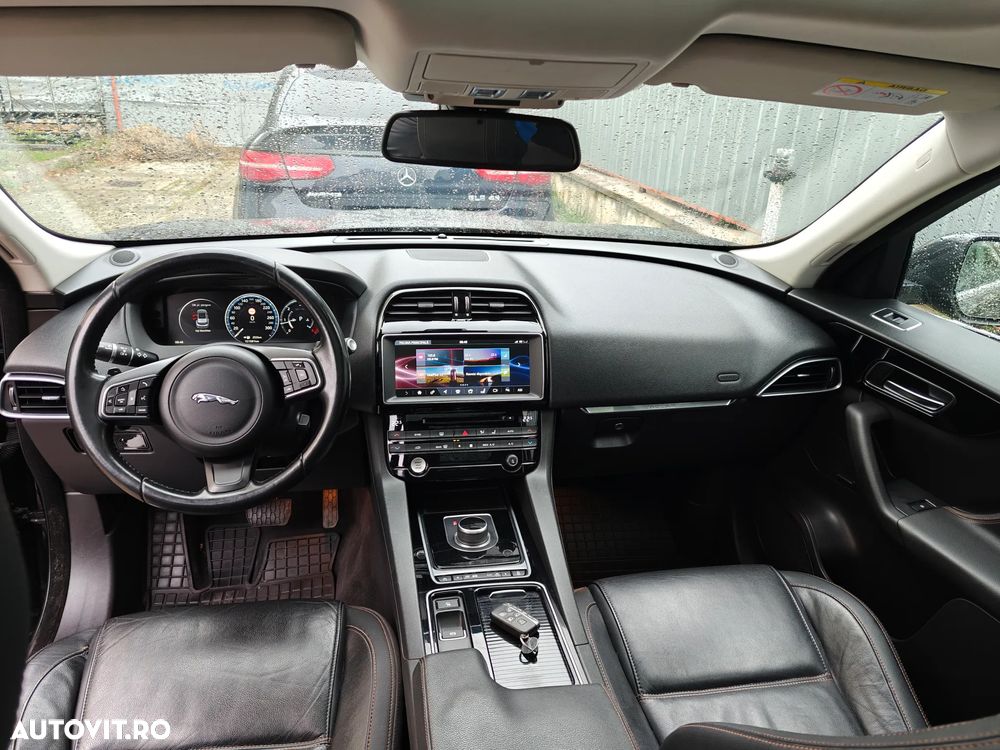Jaguar F-Pace 20d AWD Prestige - 9
