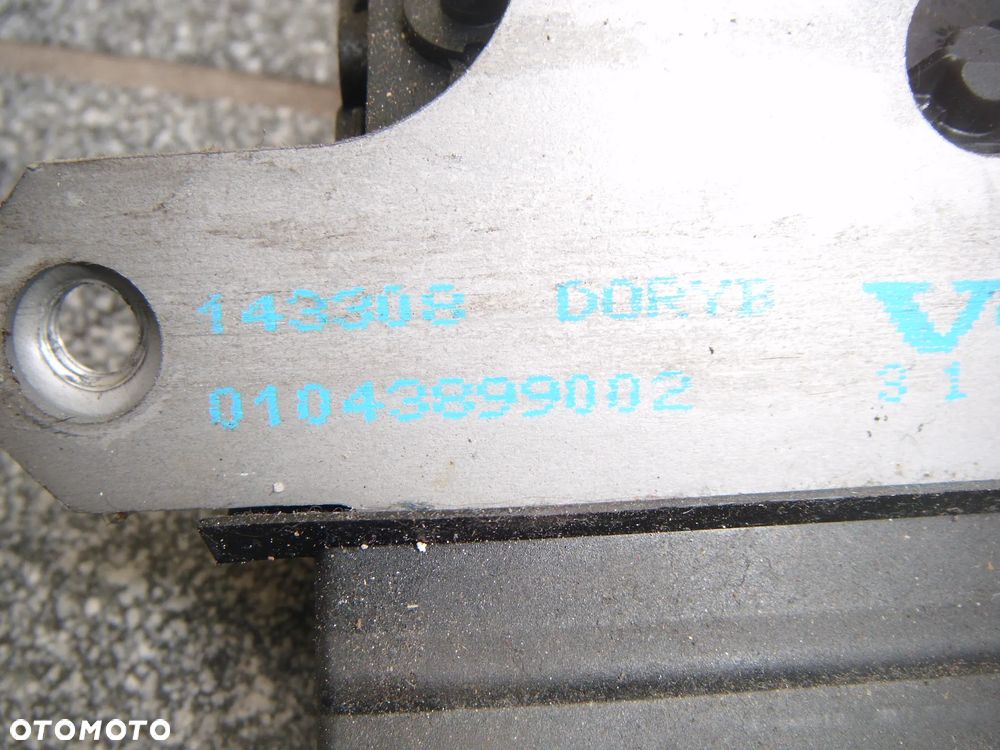 volvo v50  08r kombi zamek  klapy tył - 2