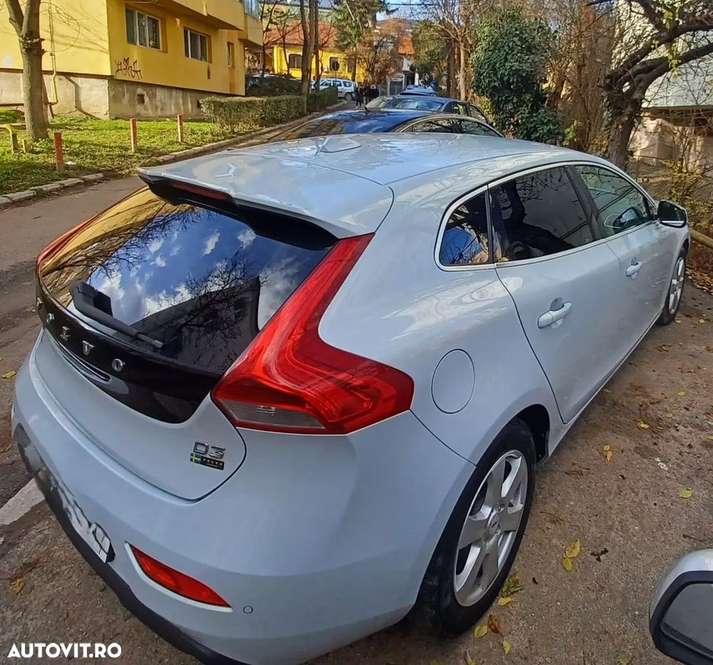 Volvo V40 D3 Geartronic Momentum - 2