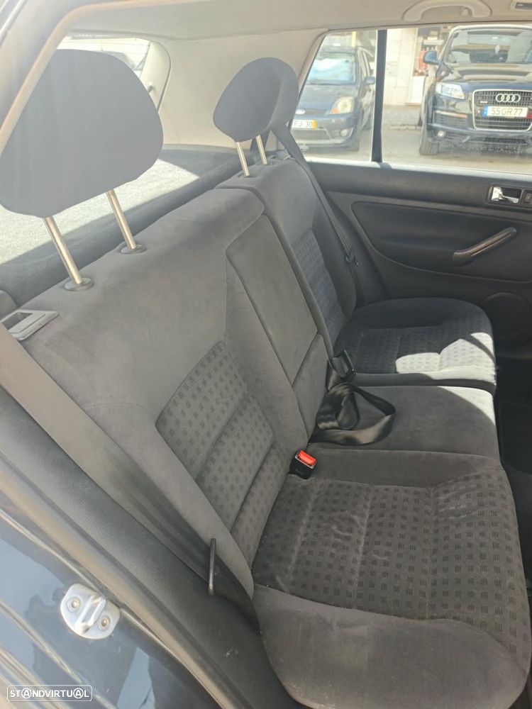VW Golf 1.4i 25 Anos - 9