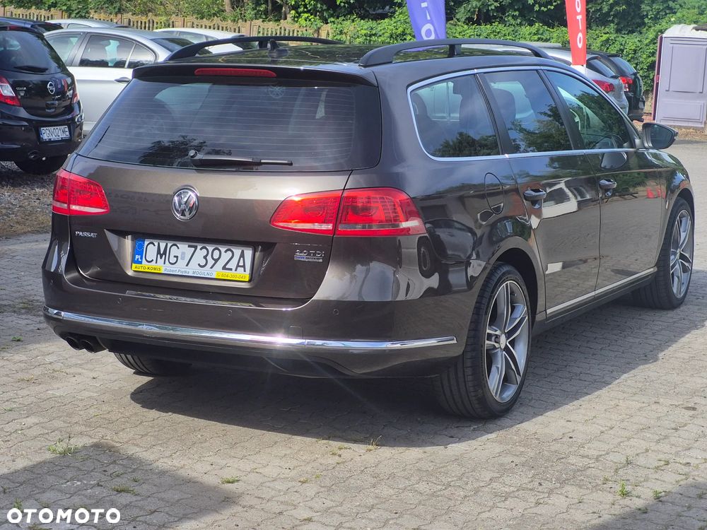 Volkswagen Passat - 4