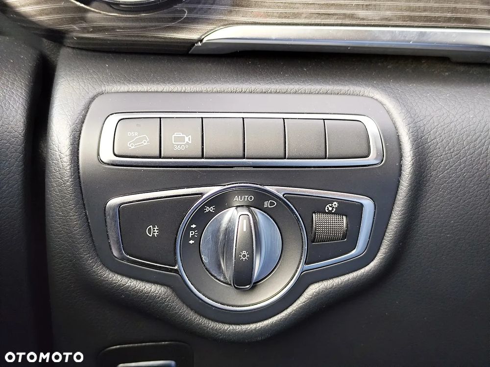 Mercedes-Benz Klasa V 300 d Extralang 4Matic 9G-TRONIC Avantgarde - 19