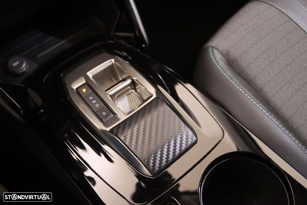 Peugeot e-2008 50 kWh Allure Pack - 32