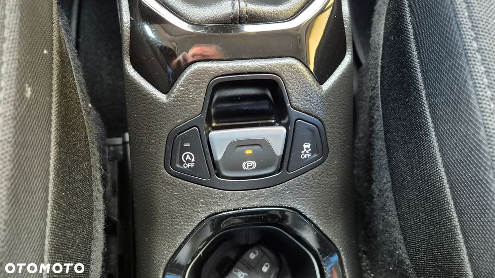 Jeep Renegade 1.4 MultiAir Night Eagle - 25