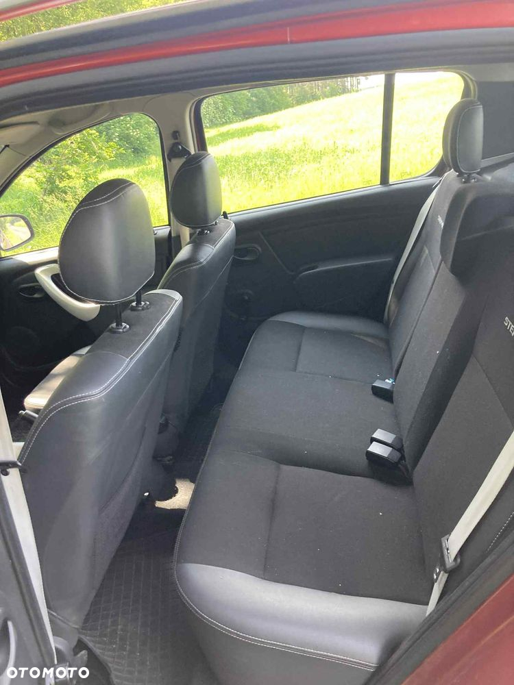 Dacia Sandero Stepway 1.6 - 4