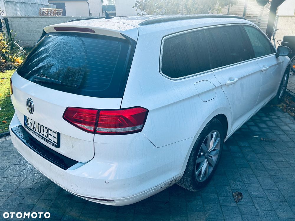Volkswagen Passat 2.0 TDI SCR Highline - 13