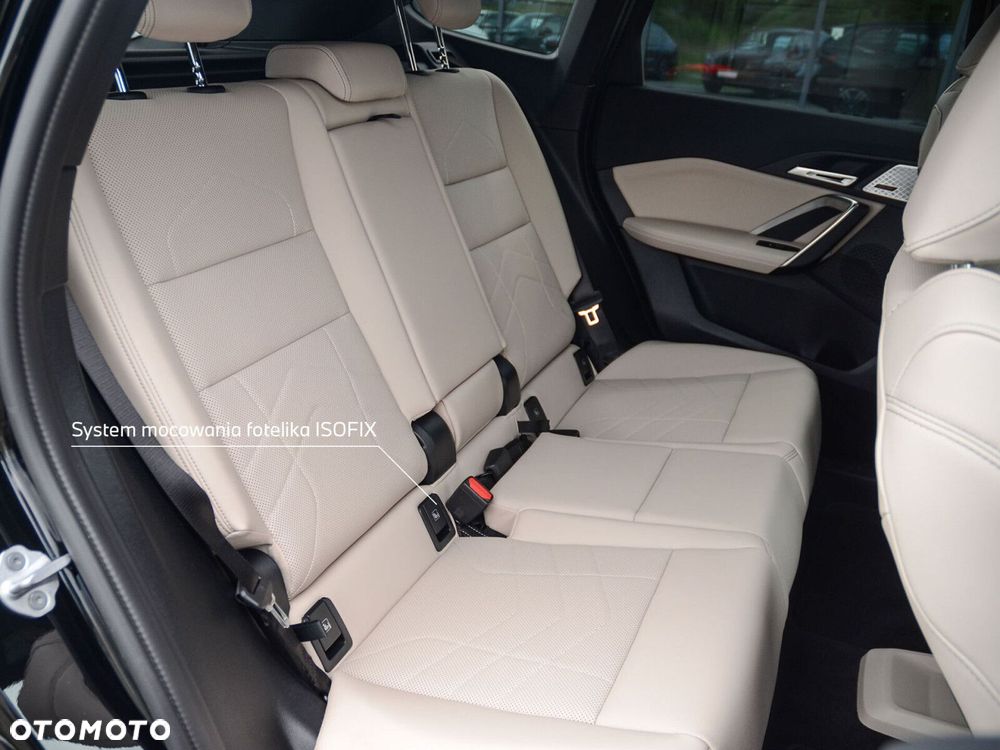 BMW iX1 - 33