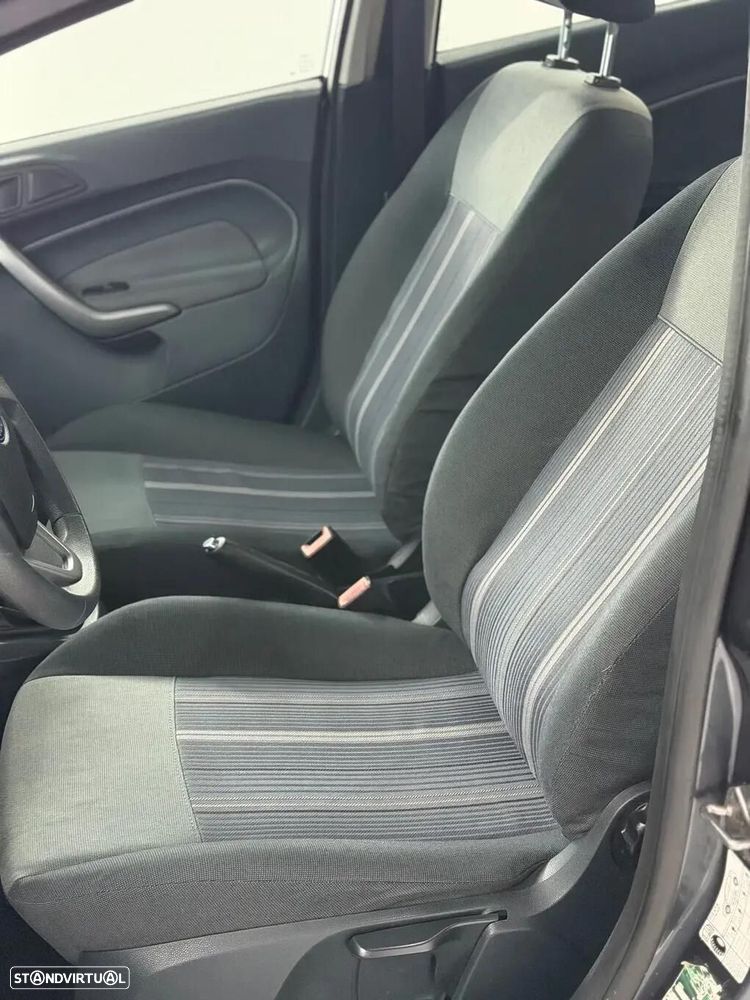 Ford Fiesta 1.25 Trend - 13