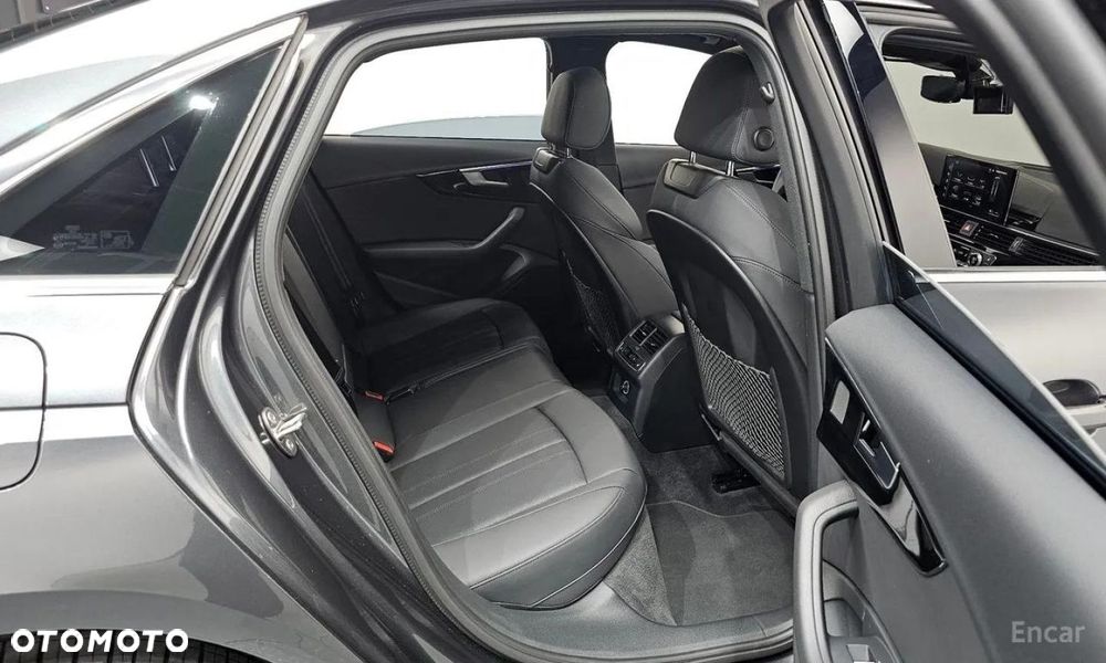 Audi A4 Limousine - 8