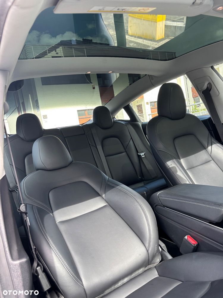Tesla Model 3 - 24