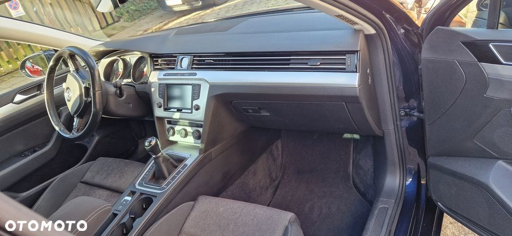 Volkswagen Passat 1.8 TSI BMT Comfortline - 11