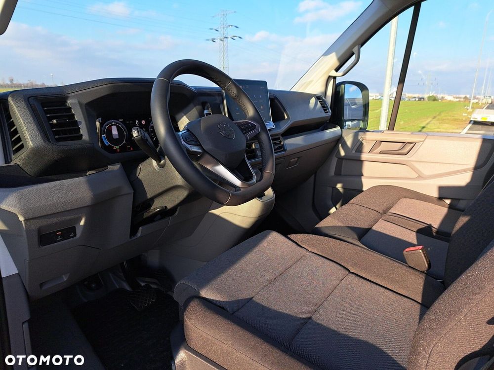 Volkswagen Crafter 35 furgon 177km Automat 3640 - 9