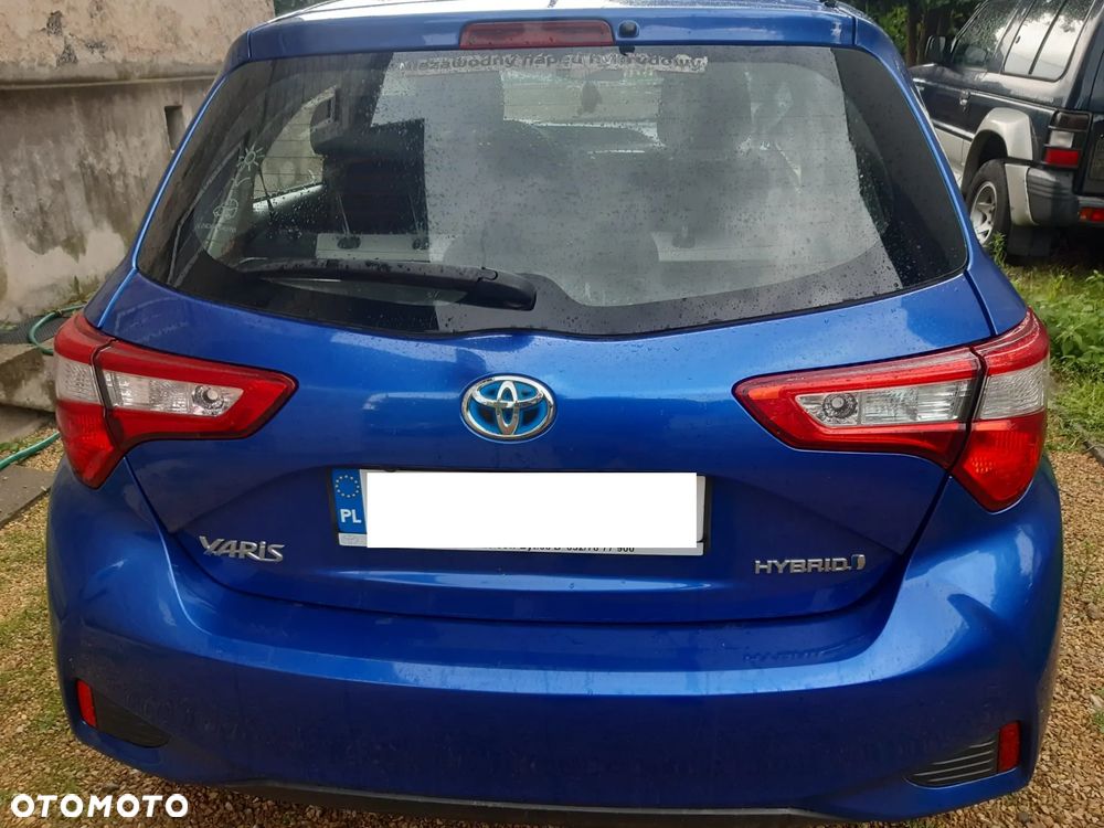 Toyota Yaris Hybrid 100 Premium - 4