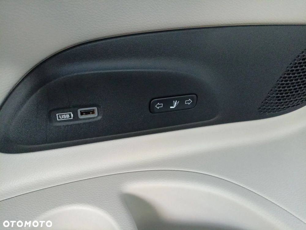 Chrysler Pacifica - 26