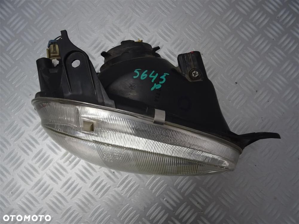 Reflektor lampa przód prawa Opel Corsa B COMBO B 1993-2000 ŁADNY - 2