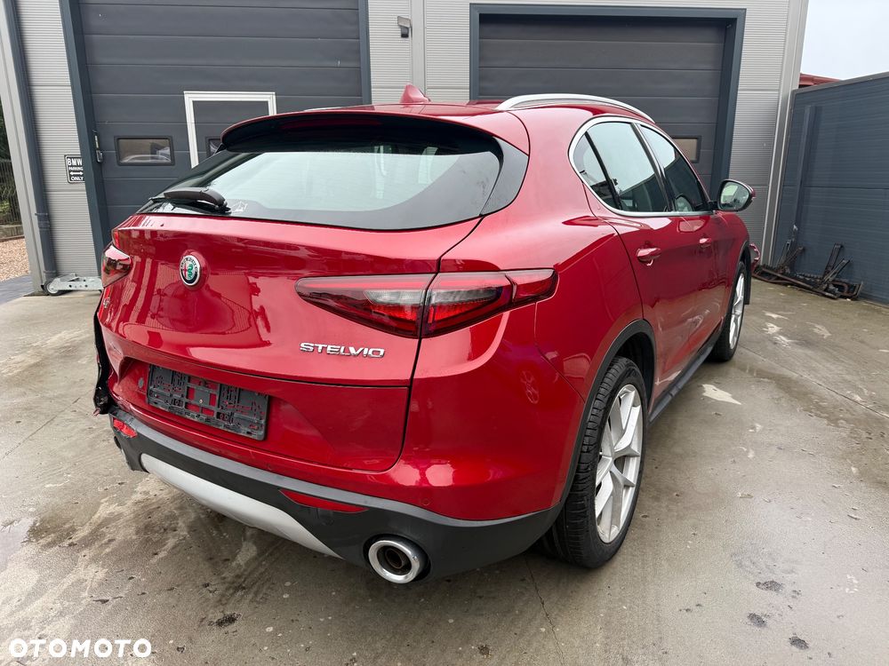 Alfa Romeo Stelvio 2.0 Turbo 16V AT8-Q4 Super - 5