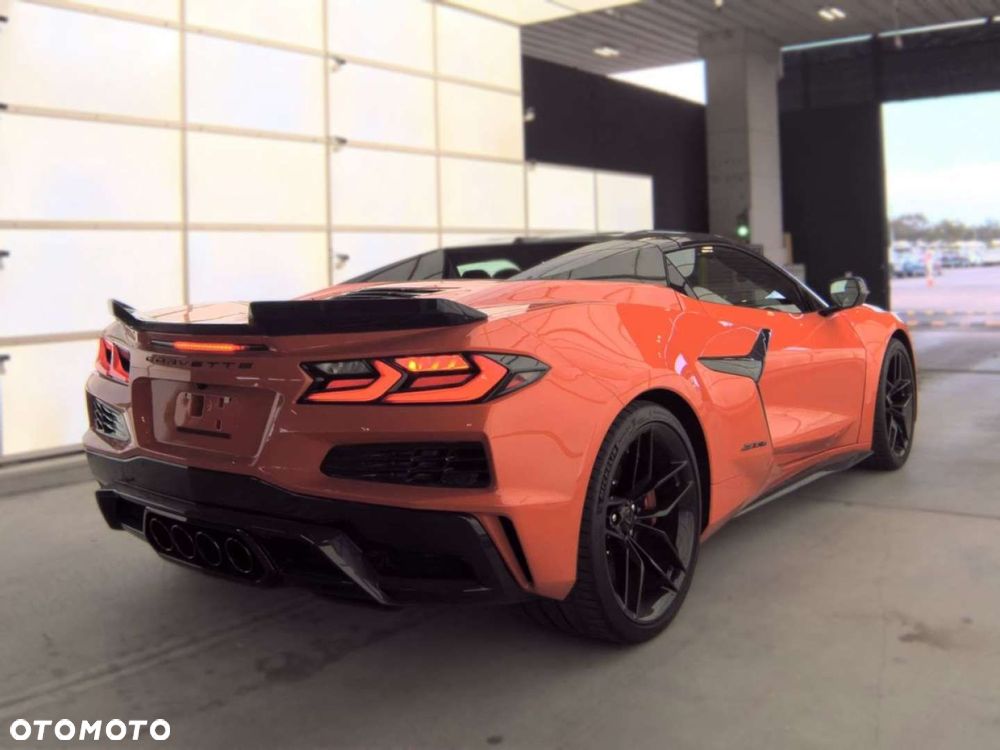 Chevrolet Corvette - 4