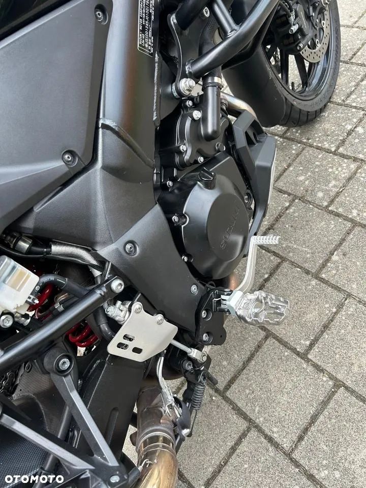 Suzuki V-STROM - 7