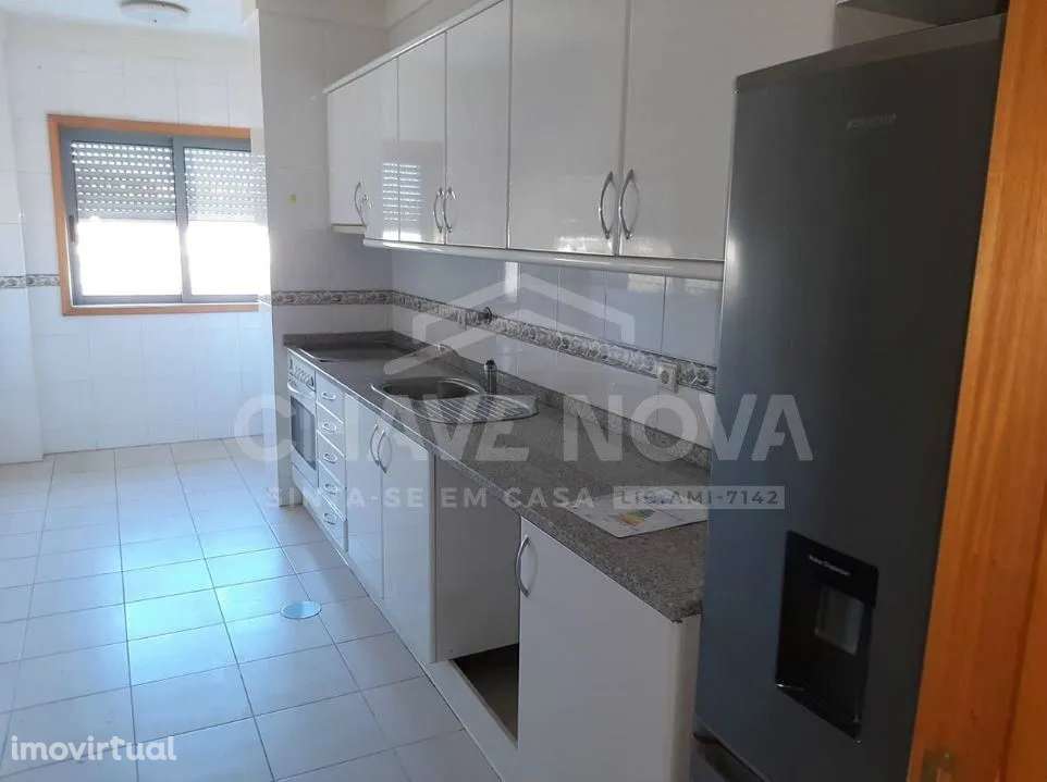 T3 c/ 2 Lugares de Garagem em Rio Tinto - Grande imagem: 2/9