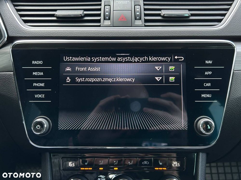 Skoda Superb 2.0 TSI Style DSG - 32