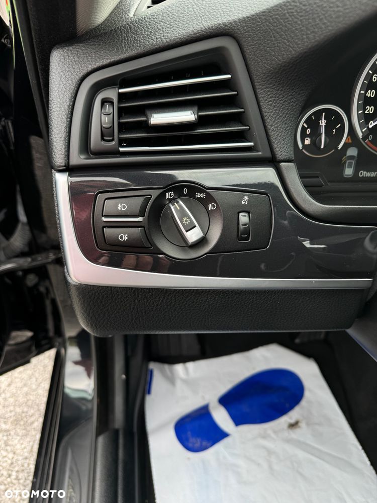 BMW Seria 5 528i xDrive Sport-Aut Modern Line - 39