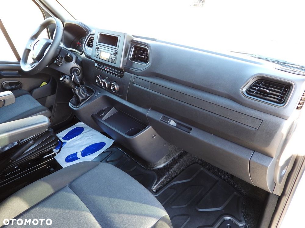 Renault MASTER PLANDEKA 8 PALET WEBASTO TEMPOMAT LEDY KLIMATYZACJA  165KM - 36